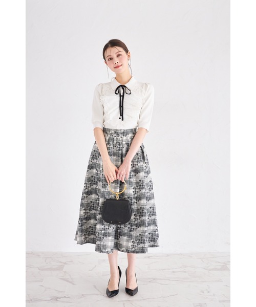 tocco closet(トッコ クローゼット)の「襟&リボン付きレースフリル装飾ニットプルオーバー(ニット/セーター・レディース・ブラック/ピンク/オフホワイト・M)」の4枚目の写真