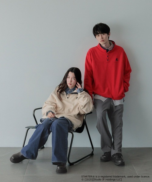 LOWRYS FARM(ローリーズファーム)の「【LFM(U)】STARTERフリースプルオーバー 592150(スウェット・メンズ・ホワイト/チャコールグレー/レッド・MEDIUM/LARGE)」の4枚目の写真