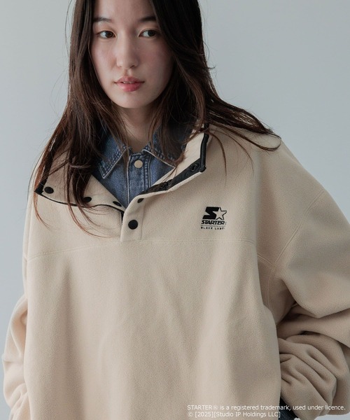 LOWRYS FARM(ローリーズファーム)の「【LFM(U)】STARTERフリースプルオーバー 592150(スウェット・メンズ・ホワイト/チャコールグレー/レッド・MEDIUM/LARGE)」の9枚目の写真