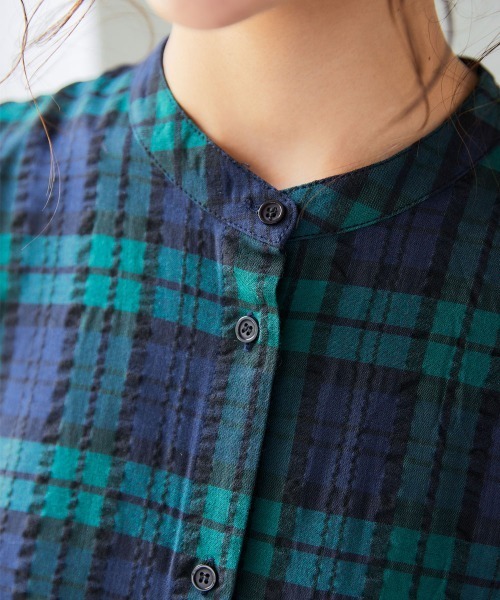 SMILE LAND（スマイルランド）の「＜大きいサイズ＞先染めサッカー前ボタンギャザー入ジャンパースカート（ジャンパースカート・レディース・ブラック系/グリーン系・L～LL/3L～4L/5L～6L）」の7枚目の写真