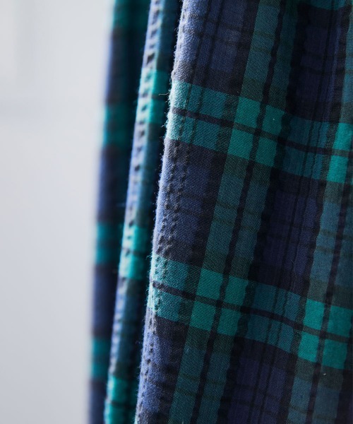 SMILE LAND（スマイルランド）の「＜大きいサイズ＞先染めサッカー前ボタンギャザー入ジャンパースカート（ジャンパースカート・レディース・ブラック系/グリーン系・L～LL/3L～4L/5L～6L）」の8枚目の写真