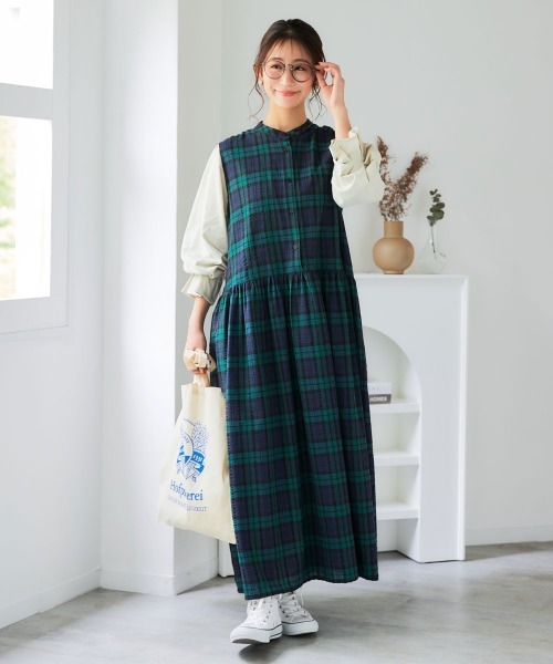 SMILE LAND（スマイルランド）の「＜大きいサイズ＞先染めサッカー前ボタンギャザー入ジャンパースカート（ジャンパースカート・レディース・ブラック系/グリーン系・L～LL/3L～4L/5L～6L）」の16枚目の写真