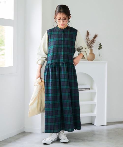 SMILE LAND（スマイルランド）の「＜大きいサイズ＞先染めサッカー前ボタンギャザー入ジャンパースカート（ジャンパースカート・レディース・ブラック系/グリーン系・L～LL/3L～4L/5L～6L）」の17枚目の写真