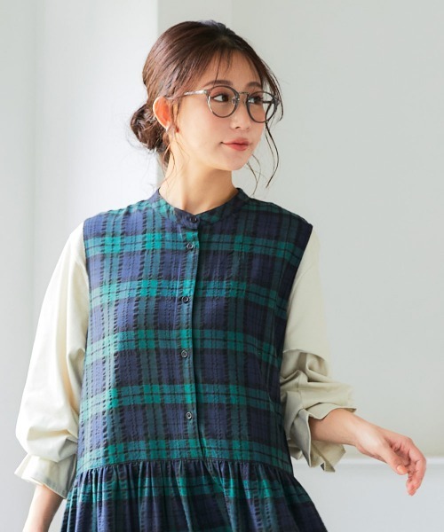 SMILE LAND（スマイルランド）の「＜大きいサイズ＞先染めサッカー前ボタンギャザー入ジャンパースカート（ジャンパースカート・レディース・ブラック系/グリーン系・L～LL/3L～4L/5L～6L）」の10枚目の写真