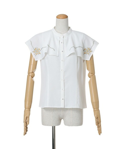 an another angelus（アンアナザーアンジェラス）の「スクエアケープ衿ローズ刺繍ブラウス（シャツ/ブラウス・レディース・ピンクベージュ/オフホワイト・FREE）」の17枚目の写真