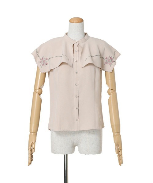 an another angelus（アンアナザーアンジェラス）の「スクエアケープ衿ローズ刺繍ブラウス（シャツ/ブラウス・レディース・ピンクベージュ/オフホワイト・FREE）」の18枚目の写真