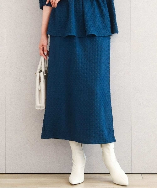 MK MICHEL KLEIN(エムケーミッシェルクラン)の「エンボス加工ナロースカート/洗える(スカート・レディース・ブルーグリーン/ダークグレー・38)」の1枚目の写真