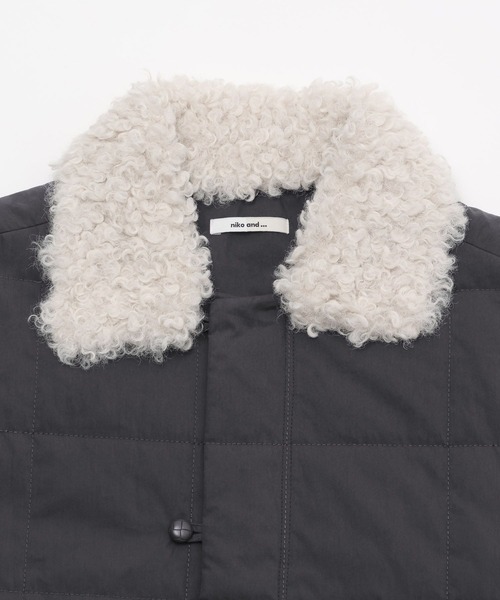 niko and...（ニコアンド）の「スクエアキルティングベスト（ダウンベスト・レディース・チャコール/アイボリー・FREE）」の7枚目の写真