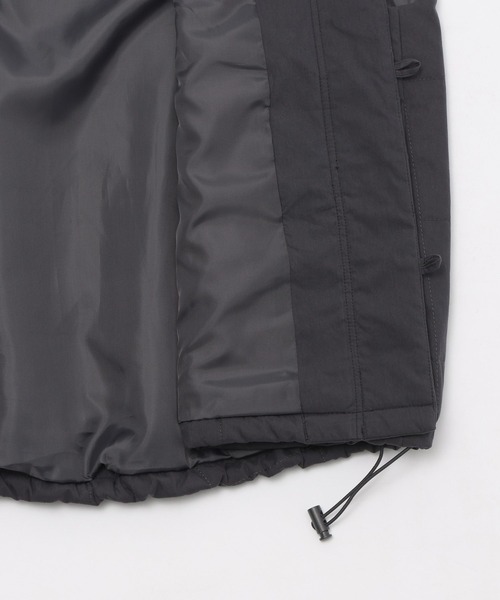 niko and...（ニコアンド）の「スクエアキルティングベスト（ダウンベスト・レディース・チャコール/アイボリー・FREE）」の14枚目の写真