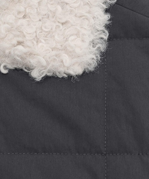 niko and...（ニコアンド）の「スクエアキルティングベスト（ダウンベスト・レディース・チャコール/アイボリー・FREE）」の15枚目の写真