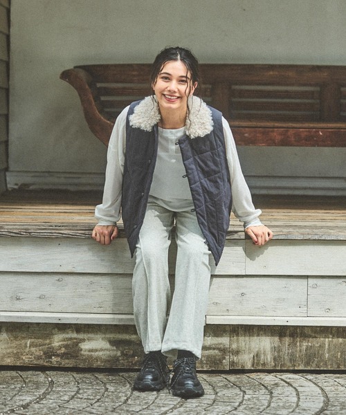 niko and...（ニコアンド）の「スクエアキルティングベスト（ダウンベスト・レディース・チャコール/アイボリー・FREE）」の18枚目の写真