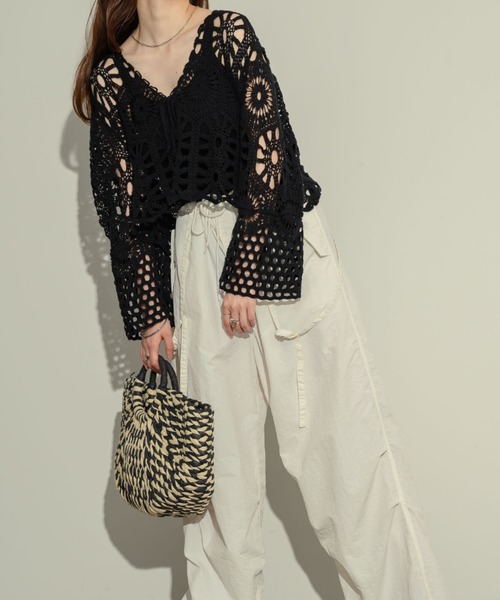 NEUNA（ヌナ）の「フレアスリーブクロシェカーデ（カーディガン/ボレロ・レディース・ベージュ/ブラック・FREE）」の10枚目の写真