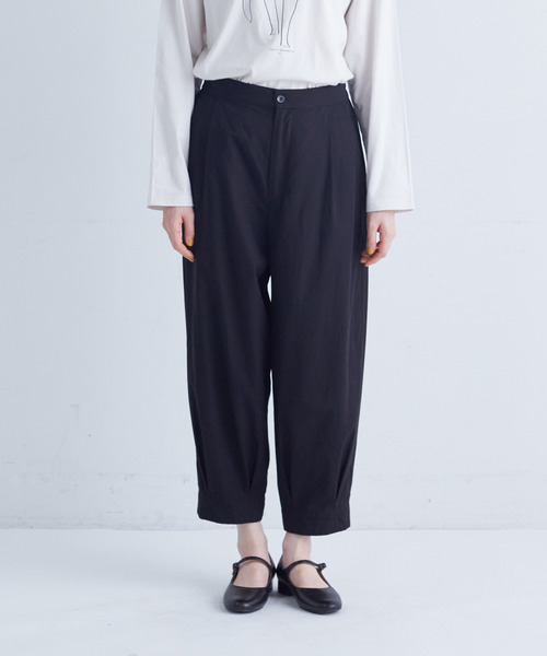 conges payes ADIEU TRISTESSE(コンジェ ペイエ アデュートリステス)の「裾タックイージーパンツ(その他パンツ・レディース・チャコールグレー/パープル・38)」の5枚目の写真