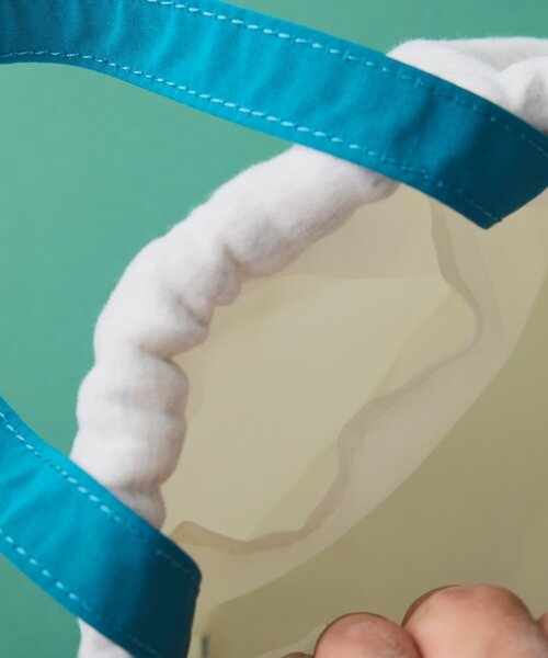 DISCUS(ディスカス)の「【DISCUS】スウェット巾着バッグ(ハンドバッグ・レディース・グレー/ブルー/ブラック・ONE SIZE)」の4枚目の写真