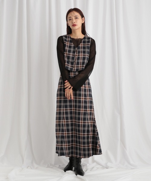 mysty woman（ミスティウーマン）の「【WEB限定】チェックベスト&スカートセットアップ　602253（ワンピース・レディース・ネイビー/ベージュ・FREE）」の2枚目の写真