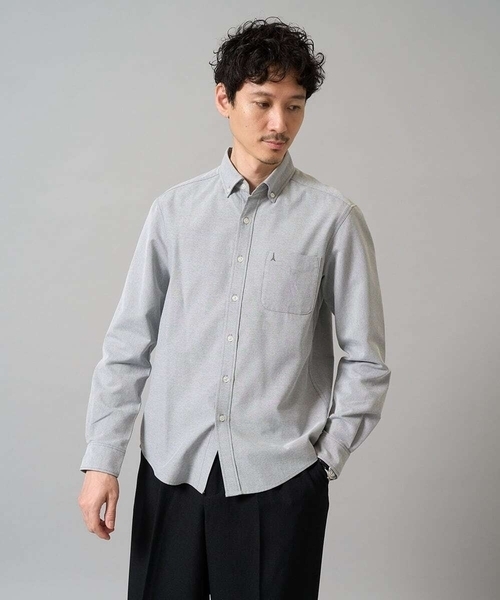a.v.v（アーヴェヴェ）の「【イージーケア/速乾/毛玉になりにくい】ボタンダウンオックスシャツ（シャツ/ブラウス・メンズ・チャコールグレー/ホワイト/ブルー/ライラック・48/46/50/44）」の2枚目の写真