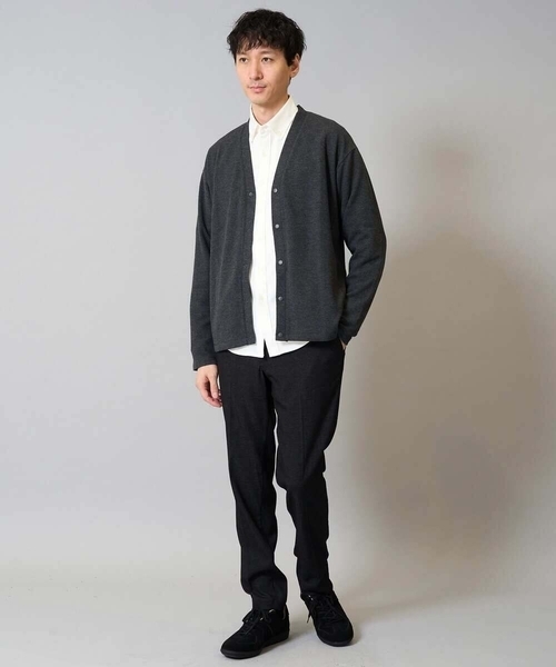 a.v.v（アーヴェヴェ）の「【イージーケア/速乾/毛玉になりにくい】ボタンダウンオックスシャツ（シャツ/ブラウス・メンズ・チャコールグレー/ホワイト/ブルー/ライラック・48/46/50/44）」の9枚目の写真