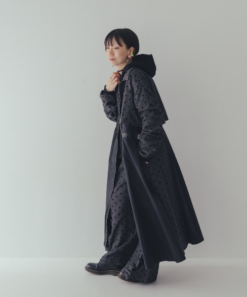 unica(ユニカ)の「フロッキードットzipperジャケットワンピース(ワンピース・レディース・グレー/ブルー/ネイビー・F)」の8枚目の写真