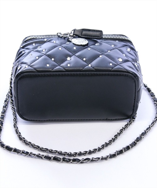 clear（クリア）の「キルティングバニティバッグ[大人 フェミニン 上品]≪再入荷≫（ショルダーバッグ・レディース・レッド/アイボリー/ブラック・F）」の7枚目の写真