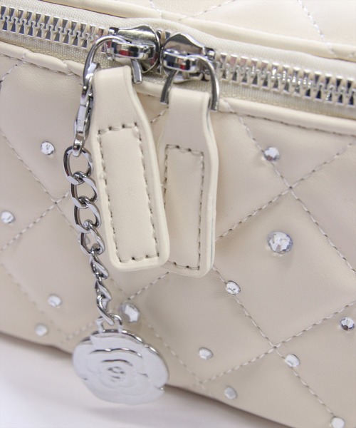 clear（クリア）の「キルティングバニティバッグ[大人 フェミニン 上品]≪再入荷≫（ショルダーバッグ・レディース・レッド/アイボリー/ブラック・F）」の12枚目の写真