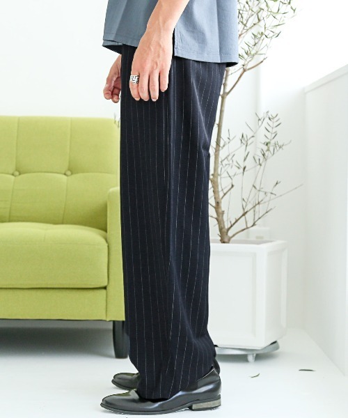 LUXSTYLE(ラグスタイル)の「ストライプ柄バルーンテーパードパンツ(スラックス・メンズ・チャコールグレー/ネイビー・M/L)」の10枚目の写真