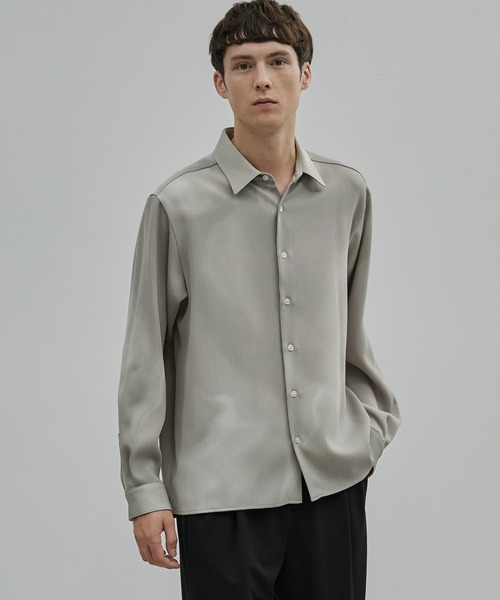 UNITED TOKYO(ユナイテッドトウキョウ)の「COLD DRY GRADATION PLEATS ロングスリーブシャツ(シャツ/ブラウス・メンズ・ライトベージュ/ブルー/ブラック・1/2)」の11枚目の写真
