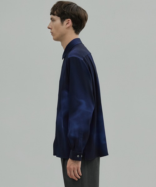 UNITED TOKYO(ユナイテッドトウキョウ)の「COLD DRY GRADATION PLEATS ロングスリーブシャツ(シャツ/ブラウス・メンズ・ライトベージュ/ブルー/ブラック・1/2)」の17枚目の写真