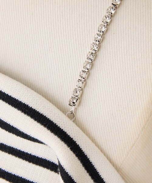 Seemi. byNICECLAUP（ シーミーバイナイスクラップ）の「【Seemi.】ワンショル肩ビジュ―トップス（Tシャツ/カットソー・レディース・グレー×ホワイト/ホワイト×ブルー/ホワイト×ブラック・FREE）」の8枚目の写真