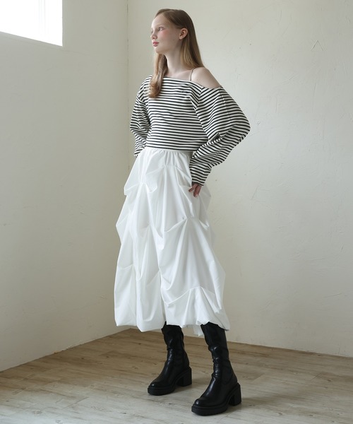 Seemi. byNICECLAUP（ シーミーバイナイスクラップ）の「【Seemi.】ワンショル肩ビジュ―トップス（Tシャツ/カットソー・レディース・グレー×ホワイト/ホワイト×ブルー/ホワイト×ブラック・FREE）」の19枚目の写真