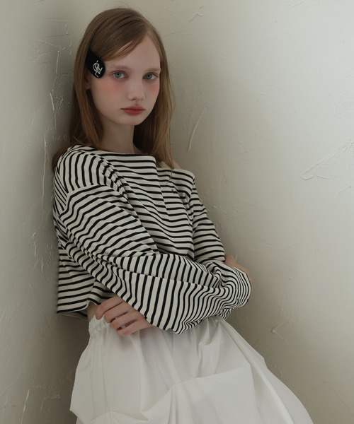 Seemi. byNICECLAUP（ シーミーバイナイスクラップ）の「【Seemi.】ワンショル肩ビジュ―トップス（Tシャツ/カットソー・レディース・グレー×ホワイト/ホワイト×ブルー/ホワイト×ブラック・FREE）」の16枚目の写真