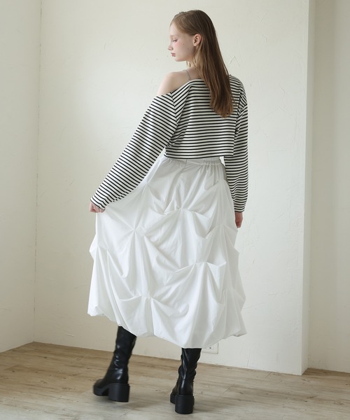 Seemi. byNICECLAUP（ シーミーバイナイスクラップ）の「【Seemi.】ワンショル肩ビジュ―トップス（Tシャツ/カットソー・レディース・グレー×ホワイト/ホワイト×ブルー/ホワイト×ブラック・FREE）」の20枚目の写真