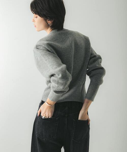 URBAN RESEARCH（アーバンリサーチ）の「ウールカシミヤショルダーパッドカーディガン（カーディガン/ボレロ・レディース・ブラック/グレー/オフホワイト・FREE）」の7枚目の写真