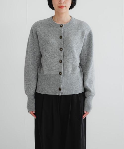 URBAN RESEARCH（アーバンリサーチ）の「ウールカシミヤショルダーパッドカーディガン（カーディガン/ボレロ・レディース・ブラック/グレー/オフホワイト・FREE）」の11枚目の写真