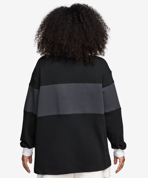NIKE(ナイキ)の「ナイキ スポーツウェア ウィメンズ ロングスリーブ グラフィック ポロ トップ / Nike Sportswear Women's Long-Sleeve Graphic Polo Top HV4034-010 Black(ポロシャツ・レディース・ブラック・M/L/XL/S/XS)」の3枚目の写真