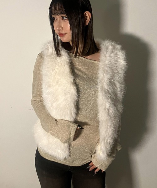 .KOM（ドットコム）の「A'GEM/9 × .kom 『.KOM/ドットケーオーエム』 Y2K Faux Fur Gilet Top/Y2K フェイクファーベスト（ベスト・レディース・グレー/ホワイト/ブラック・FREE）」の2枚目の写真
