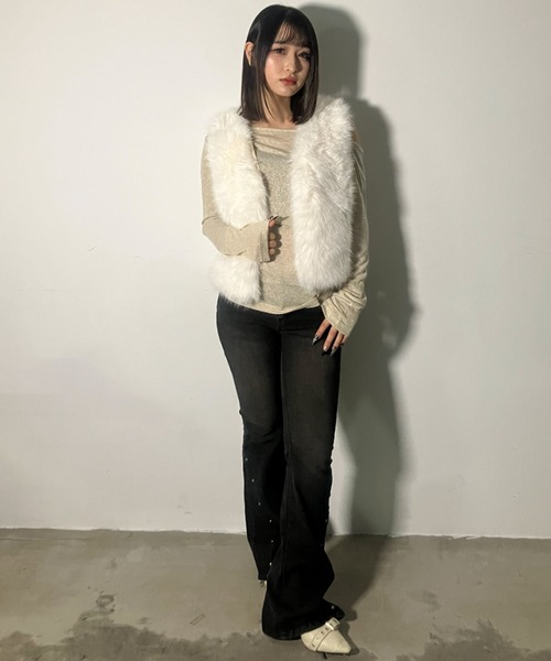 .KOM（ドットコム）の「A'GEM/9 × .kom 『.KOM/ドットケーオーエム』 Y2K Faux Fur Gilet Top/Y2K フェイクファーベスト（ベスト・レディース・グレー/ホワイト/ブラック・FREE）」の15枚目の写真
