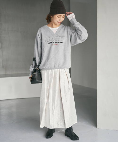 Spick & Span(スピックアンドスパン)の「《追加》La Hutte / ラ ユット 別注Vネックスウェット*(スウェット・レディース・アイボリー/ボルドー/グレー・FREE)」の6枚目の写真