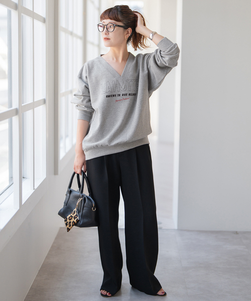 Spick & Span(スピックアンドスパン)の「《追加》La Hutte / ラ ユット 別注Vネックスウェット*(スウェット・レディース・アイボリー/ボルドー/グレー・FREE)」の7枚目の写真