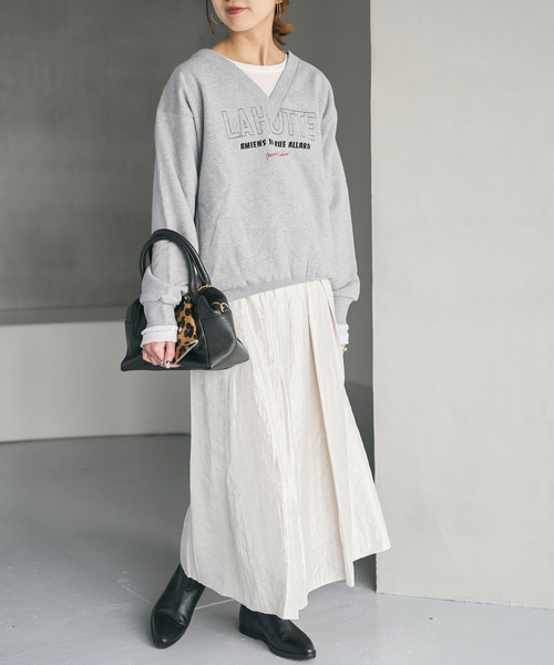 Spick & Span(スピックアンドスパン)の「《追加》La Hutte / ラ ユット 別注Vネックスウェット*(スウェット・レディース・アイボリー/ボルドー/グレー・FREE)」の14枚目の写真