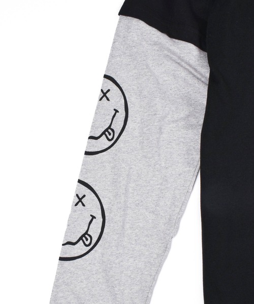 ROCK-OFF(ロックオフ)の「【ROCK-OFF】【AW】NIRVANA LAYERED YEL HAPPY FACE BLACK LONG SLEEVE TEE(Tシャツ/カットソー・メンズ・ブラック×グレー・MEDIUM/LARGE/X-LARGE)」の2枚目の写真