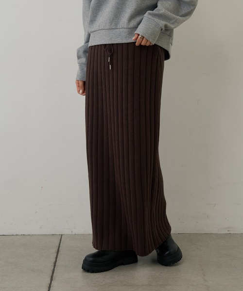 COLONY 2139(コロニートゥーワンスリーナイン)の「ワイドリブIラインニットスカート(スカート・レディース・ブラウン/グレー/チャコールグレー・FREE)」の1枚目の写真