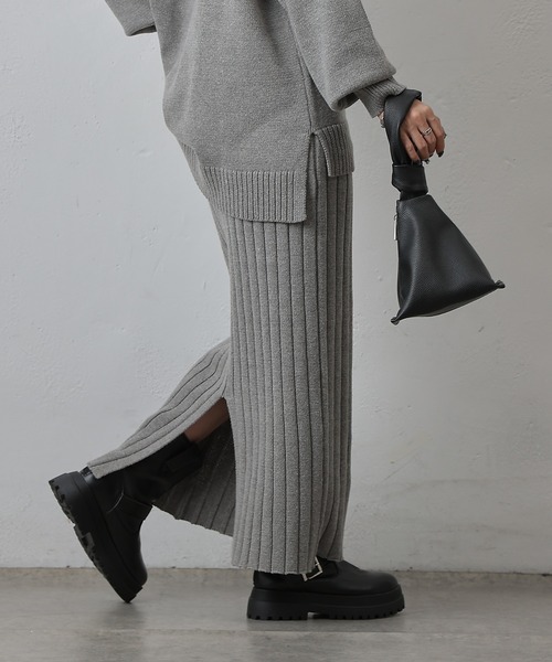 COLONY 2139(コロニートゥーワンスリーナイン)の「ワイドリブIラインニットスカート(スカート・レディース・ブラウン/グレー/チャコールグレー・FREE)」の14枚目の写真
