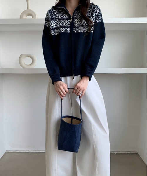 Maison Calme(メゾンカルム)の「ノルディック柄ダブルジップスタンドネックニットカーディガン 長袖(カーディガン/ボレロ・レディース・アイボリー/グレー/ネイビー/レッド・F)」の6枚目の写真