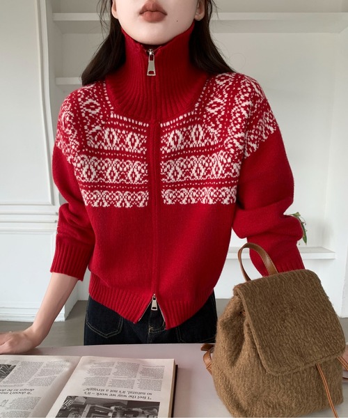 Maison Calme(メゾンカルム)の「ノルディック柄ダブルジップスタンドネックニットカーディガン 長袖(カーディガン/ボレロ・レディース・アイボリー/グレー/ネイビー/レッド・F)」の17枚目の写真