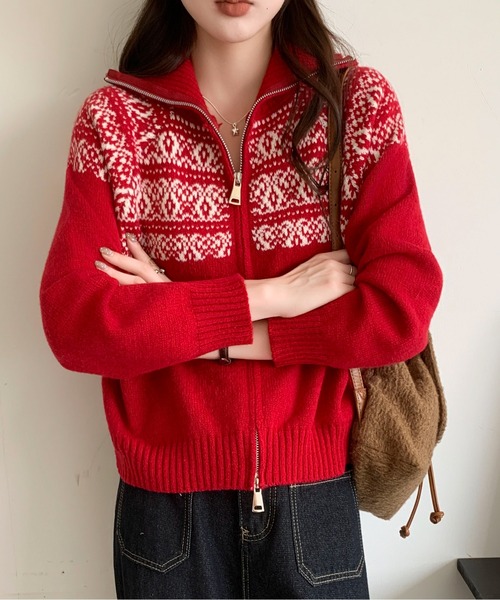 Maison Calme(メゾンカルム)の「ノルディック柄ダブルジップスタンドネックニットカーディガン 長袖(カーディガン/ボレロ・レディース・アイボリー/グレー/ネイビー/レッド・F)」の19枚目の写真