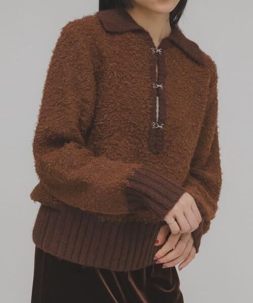 KBF（ケイビーエフ）の「フロントホックベアーニット（ニット/セーター・レディース・オフホワイト/ネイビー/ブラウン・ONE）」の2枚目の写真