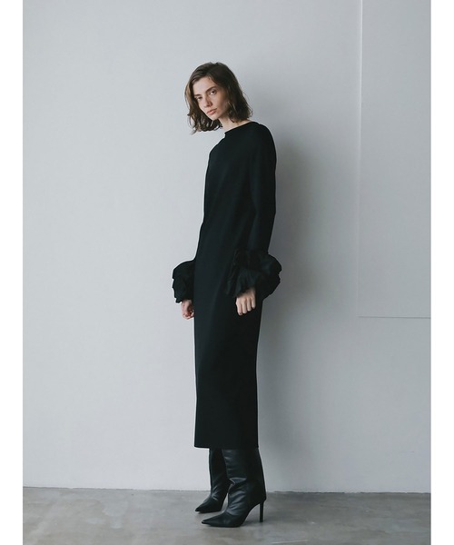 HER.(ハー)の「ボリュームスリーブニットワンピース(ワンピース・レディース・ホワイト×ブラック/ブラック・フリー)」の4枚目の写真