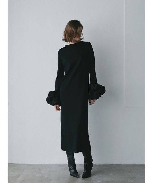HER.(ハー)の「ボリュームスリーブニットワンピース(ワンピース・レディース・ホワイト×ブラック/ブラック・フリー)」の6枚目の写真