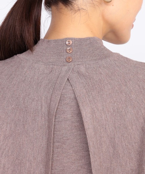 GALLORIA（ギャローリア）の「ケープ付ニット（ニット/セーター・レディース・モカ/ネイビー・LL/M/S/L）」の4枚目の写真