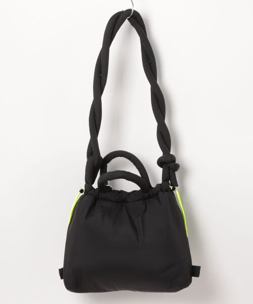 Cheek(チーク)の「puff kinchaku 2WAY tote(ショルダーバッグ・レディース・イエロー/パープル/グレー/ブラック/カーキ・FREE)」の6枚目の写真